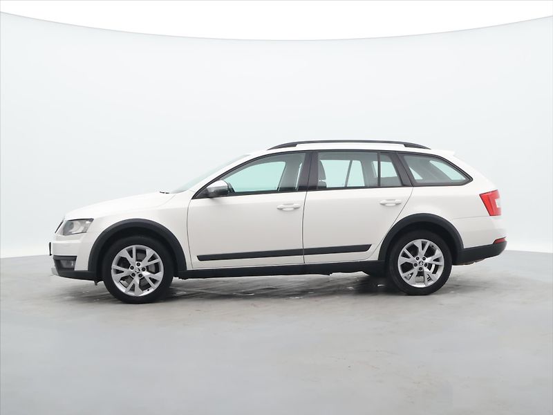 Škoda Octavia 2,0 TDI 135kW 4x4 DSG CZ Scout - fotka 4 z 28