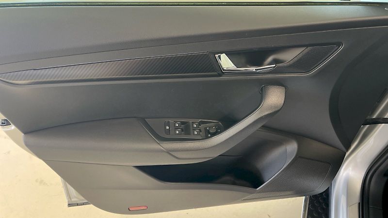 Škoda Karoq (2019) Sportline 2.0 TDI 110kW  4x4 - fotka 13 z 32