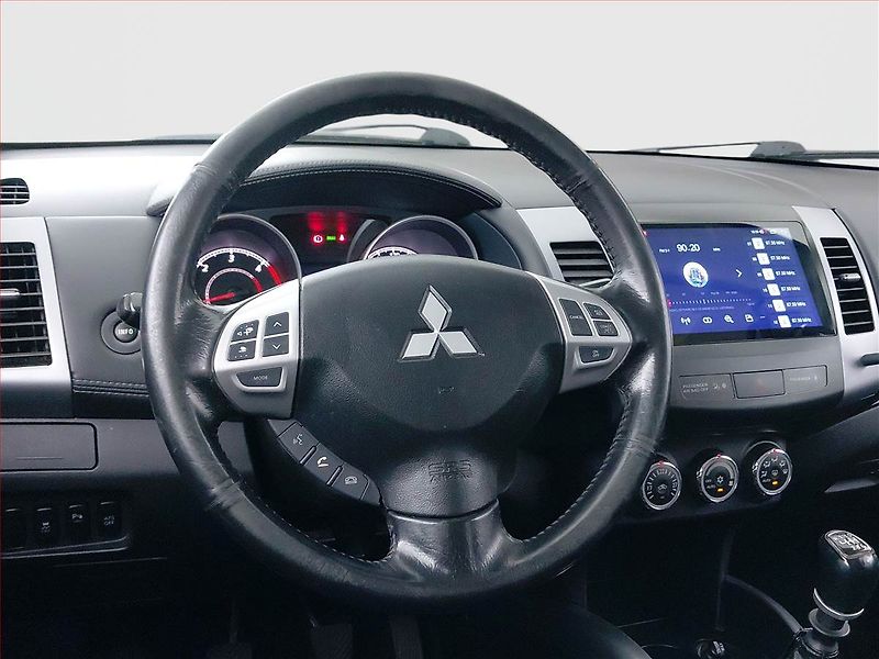 Mitsubishi Outlander (2011) 2.2 DI-D, 4X4, 7 míst - fotka 21 z 21
