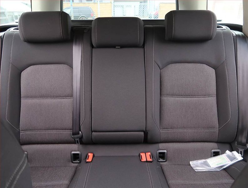 Volkswagen Passat (2018) 2.0 TDI, Automat, Navi - fotka 10 z 20