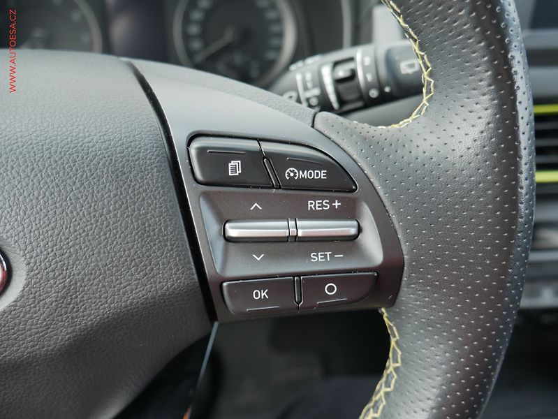 Hyundai Kona (2018) 1.0T-GDi, 1.maj,ČR, Navigace - fotka 13 z 25