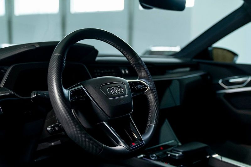 Audi e-tron 55 300kW SB BlackEd Taž ZÁRUKA - fotka 17 z 40