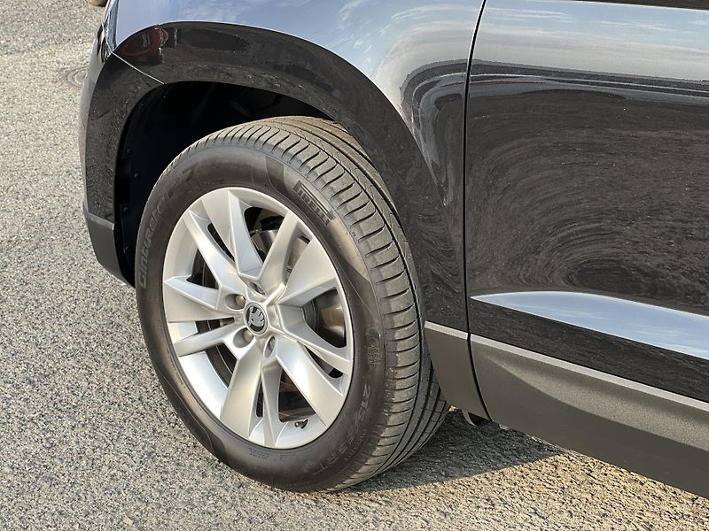 Škoda Karoq Style 1.5TSi DSG KAMERA NAVI - fotka 46 z 50