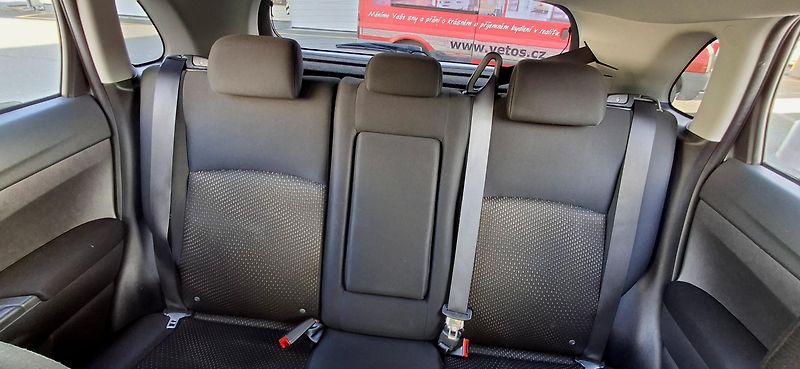 Mitsubishi ASX 1.6 MIVEC 86 kw - fotka 28 z 44