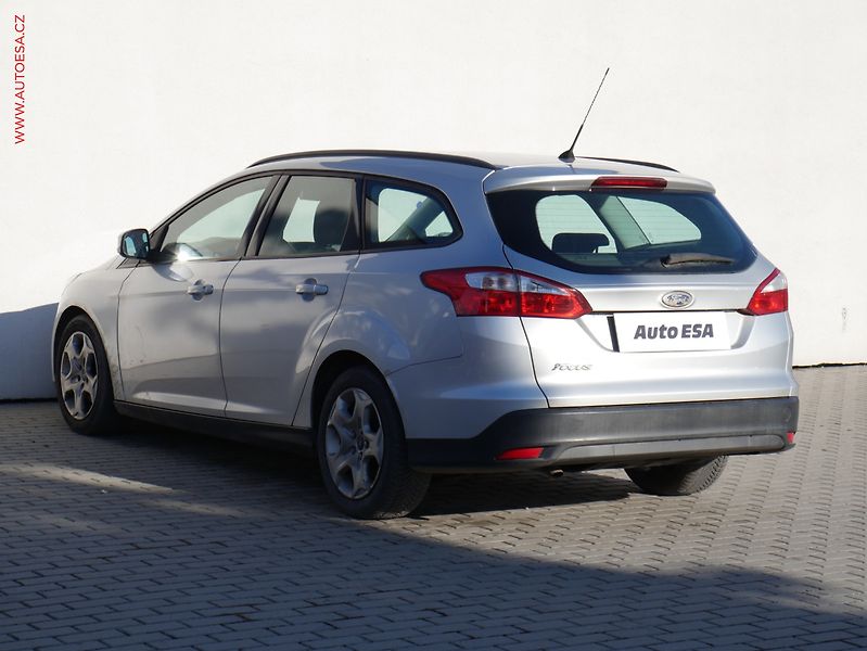 Ford Focus (2012) 1.6TDCi, ČR, Klima - fotka 6 z 14