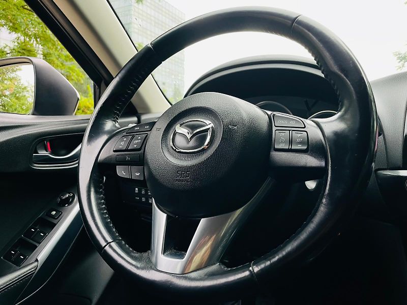 Mazda 6 2.0i MANUÁL SENZORY SERVISKA - fotka 24 z 45