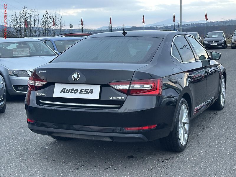 Škoda Superb (2015) 1.8TSI, 2.maj,ČR, Style, DSG - fotka 6 z 24