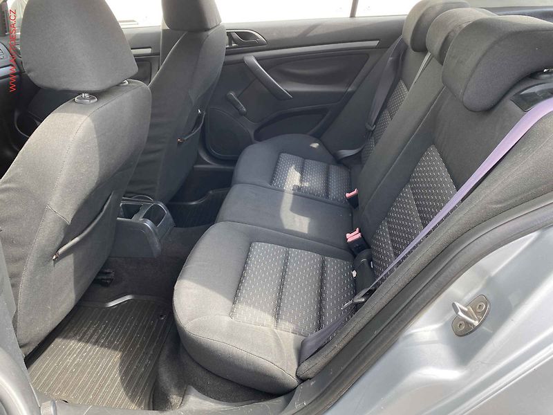 Škoda Octavia (2008) 1.9TDi, ČR, AC - fotka 10 z 16
