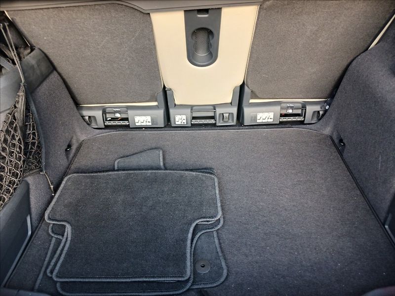 Škoda Karoq 1,5 TSI DSG STYLE - fotka 22 z 32