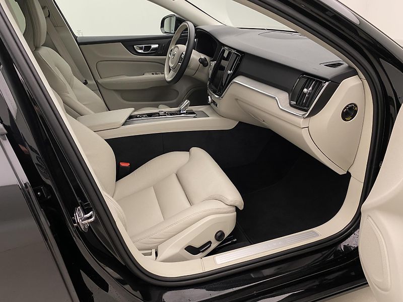 Volvo V60 B5 INSCRIPTION AUT CZ - fotka 22 z 42