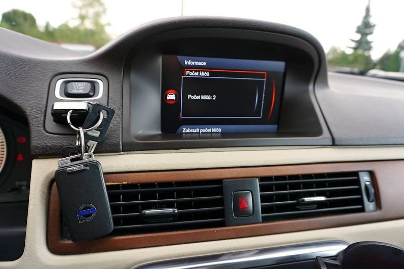 Volvo XC70 (2011) SUMMUM 2,4 D5 158 kW - fotka 36 z 47