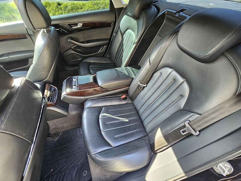 Audi A8 (2011) 3.0TDI QUATTRO  - fotka 16 z 20