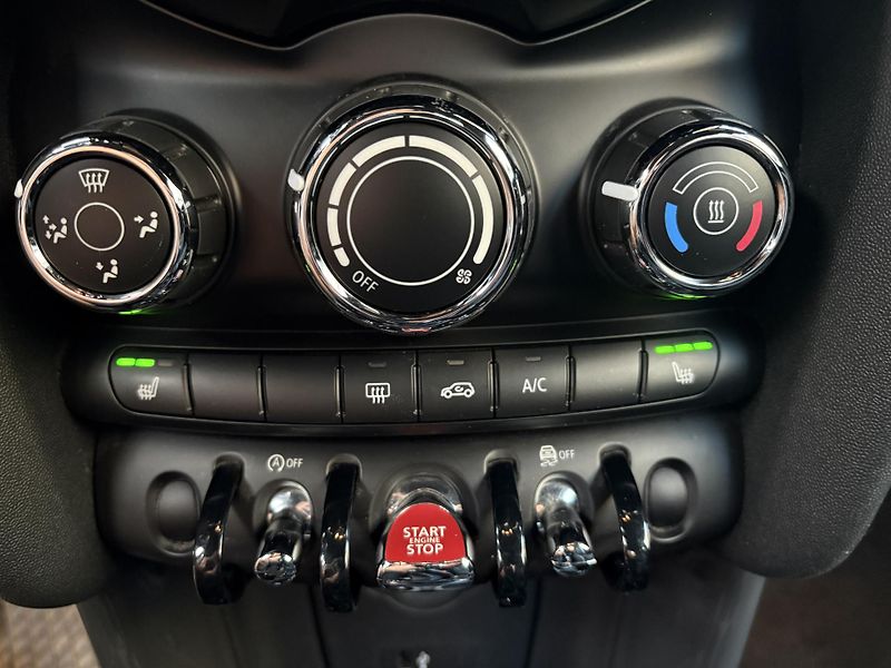 Mini Cooper (2020) 1.5  75 kW Sport Paket - fotka 11 z 14