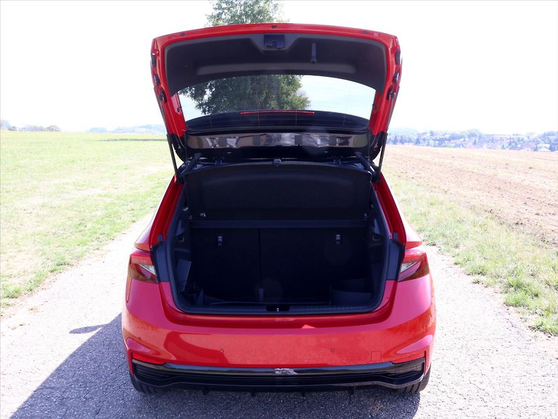 Škoda Fabia 1,0 TSI 85kW CZ Monte Carlo - fotka 9 z 31