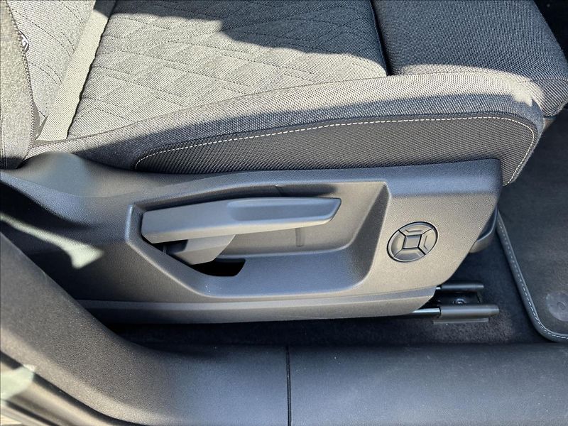 Audi Q5 2,0 TDI 150kW S-Line quattro - fotka 22 z 52
