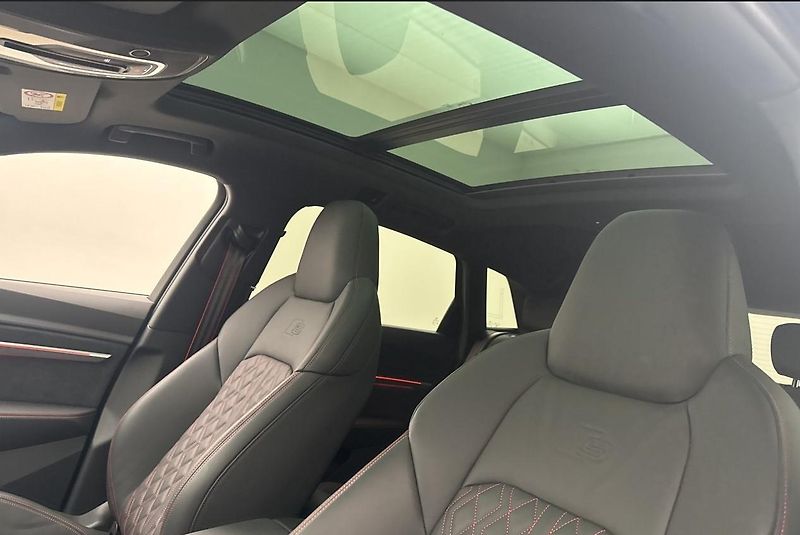 Audi SQ8 e-tron quattro Tažné Pano 360k - fotka 6 z 34