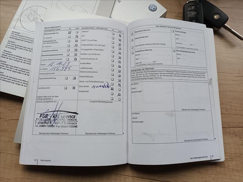 Volkswagen Touran 1,4 TSI,SERVIS,TAŽNÉ,VÝHŘEV - fotka 41 z 43