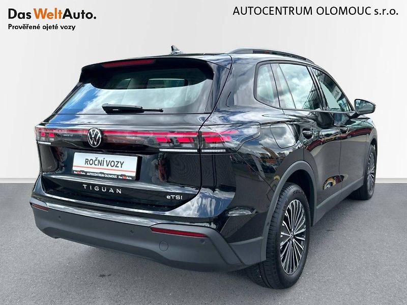 Volkswagen Tiguan (2025) 1.5 eTSI 7DSG Life REZERVACE - fotka 2 z 35
