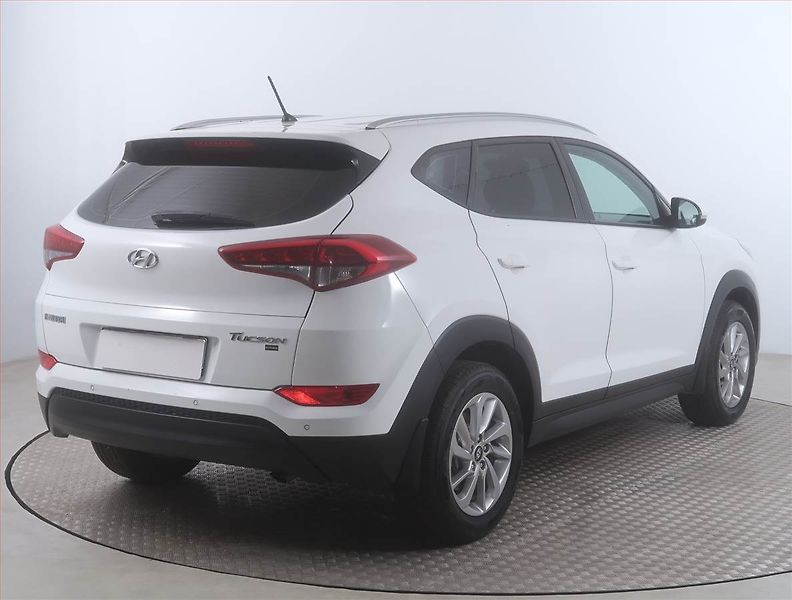 Hyundai Tucson (2017) 1.7 CRDi, Serv.kniha, Navi - fotka 5 z 15