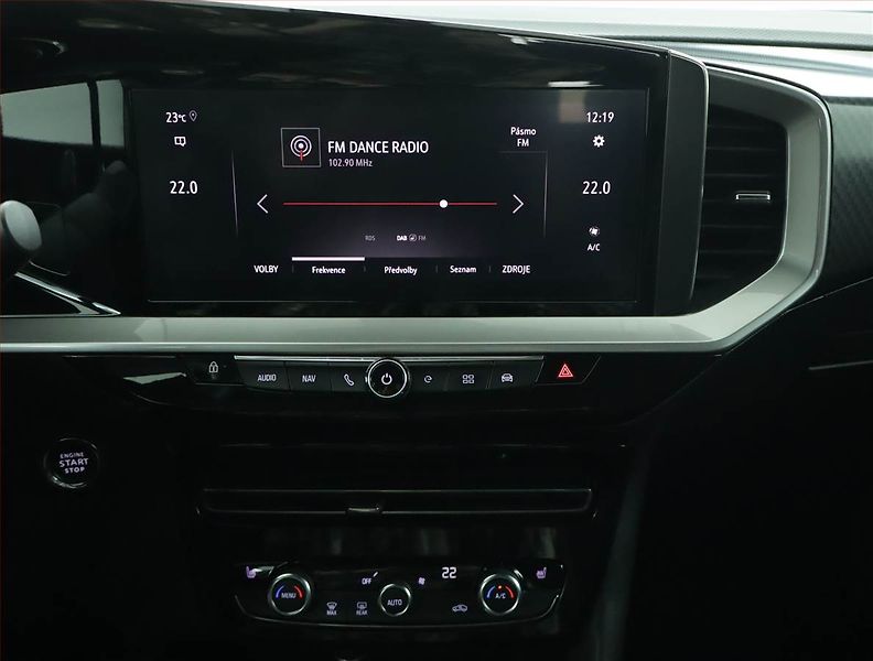 Opel Mokka (2021) Electric 50 kWh, SoH 91% - fotka 12 z 18