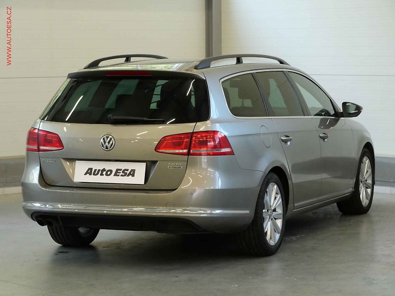 Volkswagen Passat (2012) 2.0TDI, ČR, Comfortline, DSG - fotka 4 z 19