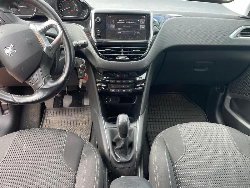 Peugeot 208 (2017) ALLURE 1.2 PureTech 110k S&S M - fotka 12 z 14