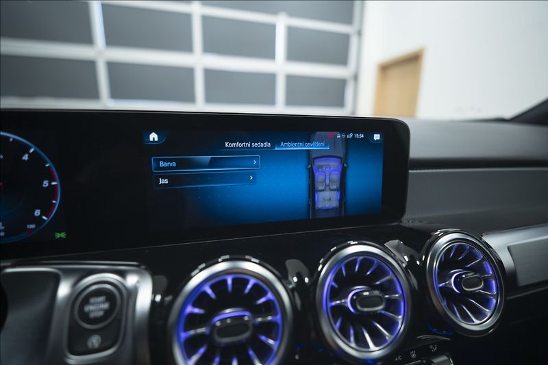 Mercedes-Benz GLB 2,0 200d 4MATIC NAVI KAMERA ČR - fotka 37 z 47