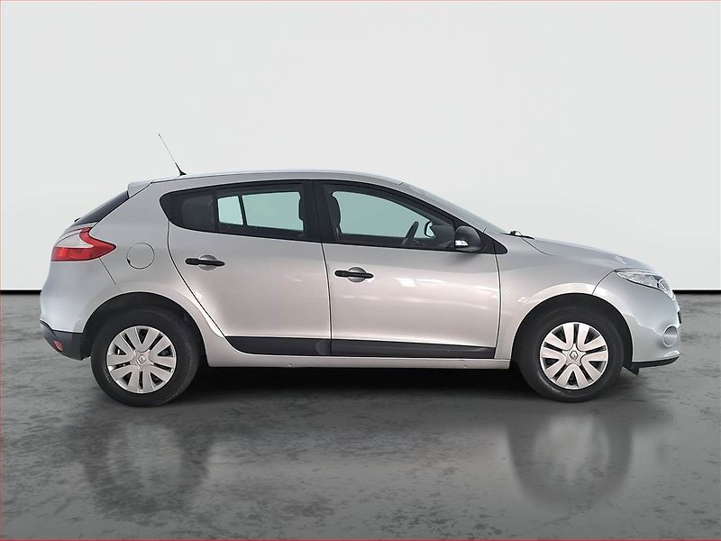 Renault Mégane (2012) Confort 1.6 16V, Tempomat - fotka 6 z 17
