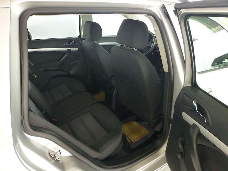 Škoda Octavia (2006) 1,6I-75KW**KLIMA**ALU****TAŽNÉ - fotka 19 z 27