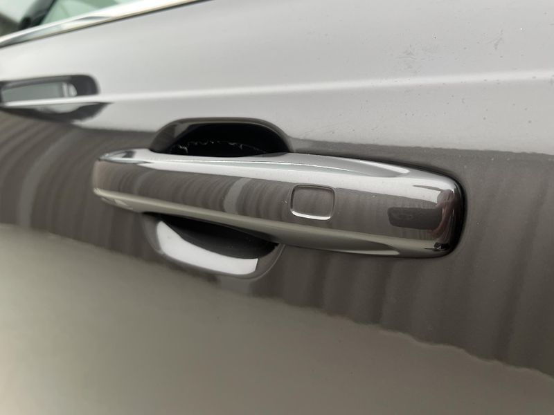 Volvo XC90 B5 AWD BRIGHT PLUS REZERVACE - fotka 16 z 50