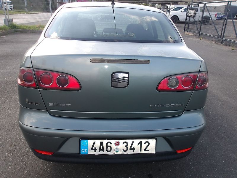 Seat Cordoba 1,2i ČR 2.MAJITEL ! - fotka 4 z 29