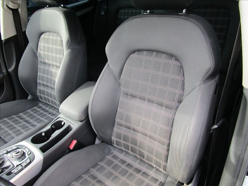 Audi A4 Avant 3.0TDi V6 Quattro, Bi-xe - fotka 14 z 41