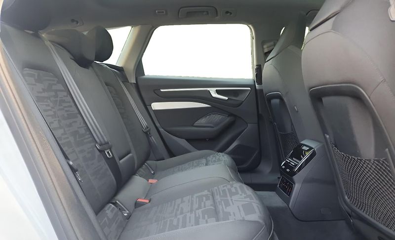Audi A6 TDI quattro 360 Pano Tech+ - fotka 7 z 10