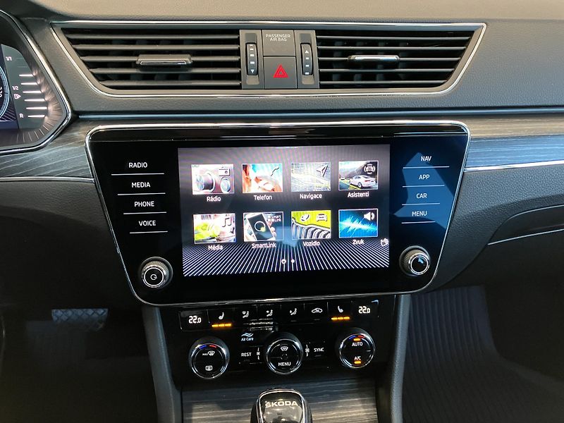 Škoda Superb  2.0 TDI 110kW Style DSG AT7 - fotka 34 z 38