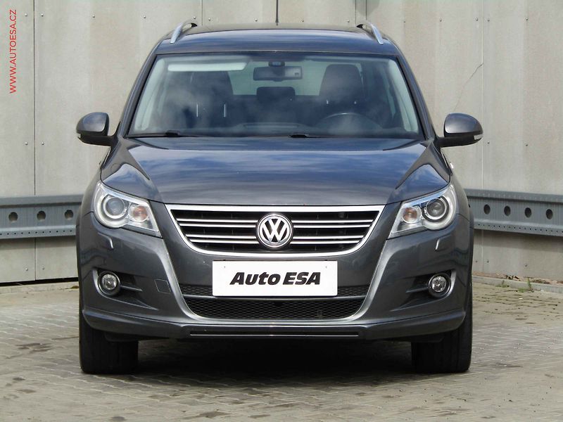 Volkswagen Tiguan (2011) 2.0 TDi 4x4, DSG, kůže, AC - fotka 2 z 18