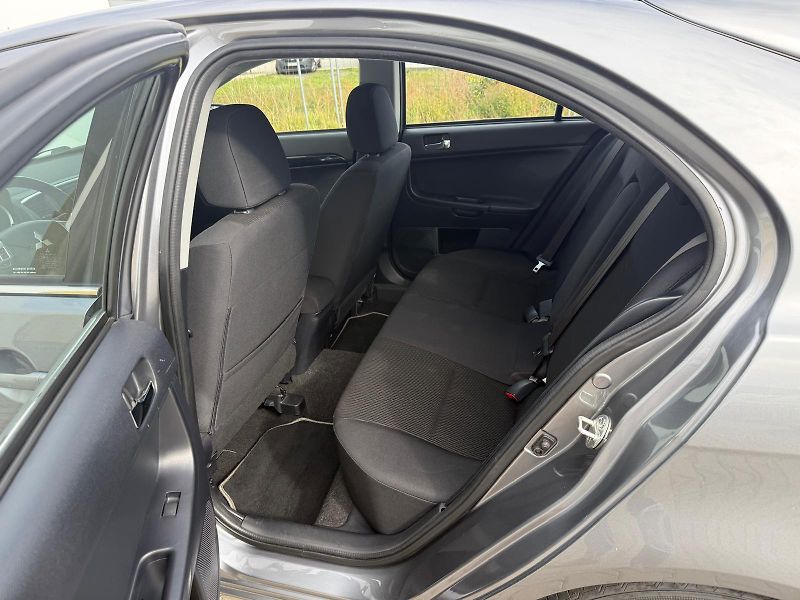 Mitsubishi Lancer 1.6i 86kW LPG - fotka 24 z 28