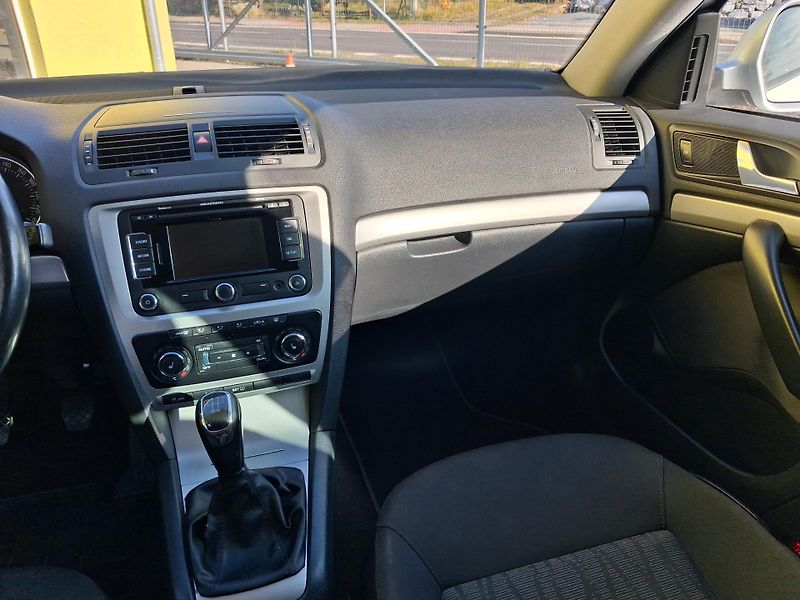 Škoda Octavia (2012)  FACE NAVI VYHŘ.SED NOVÁ STK - fotka 22 z 36
