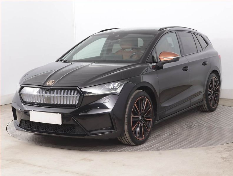 Škoda Enyaq (2021) Founders Edition iV 80 (82 kWh - fotka 2 z 17