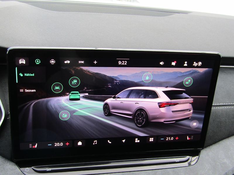 Škoda Octavia IV FL Combi Top Selection 2.0 - fotka 30 z 30