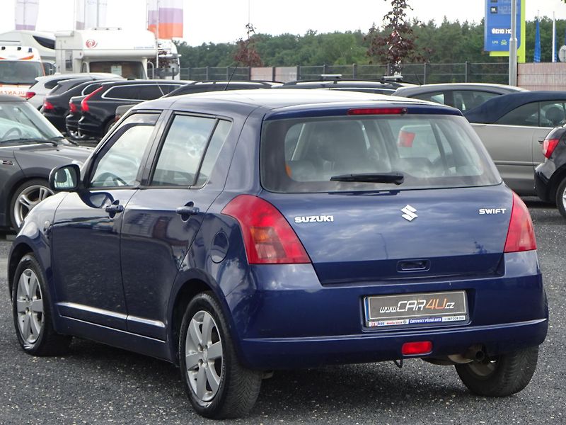 Suzuki Swift 1.3 68kW AUTOMAT KLIMA 5 DVEŘÍ - fotka 22 z 30