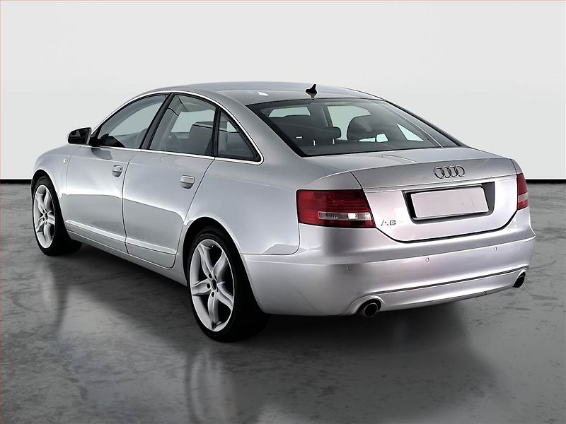 Audi A6 (2004) 2.4, Xenony, Tempomat - fotka 4 z 17