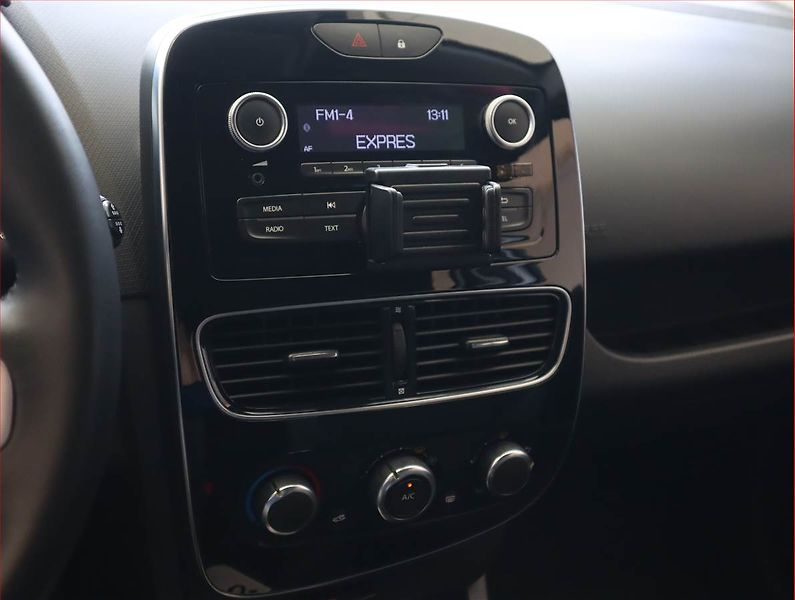 Renault Clio (2018) 1.2 16V, Tempomat - fotka 12 z 17