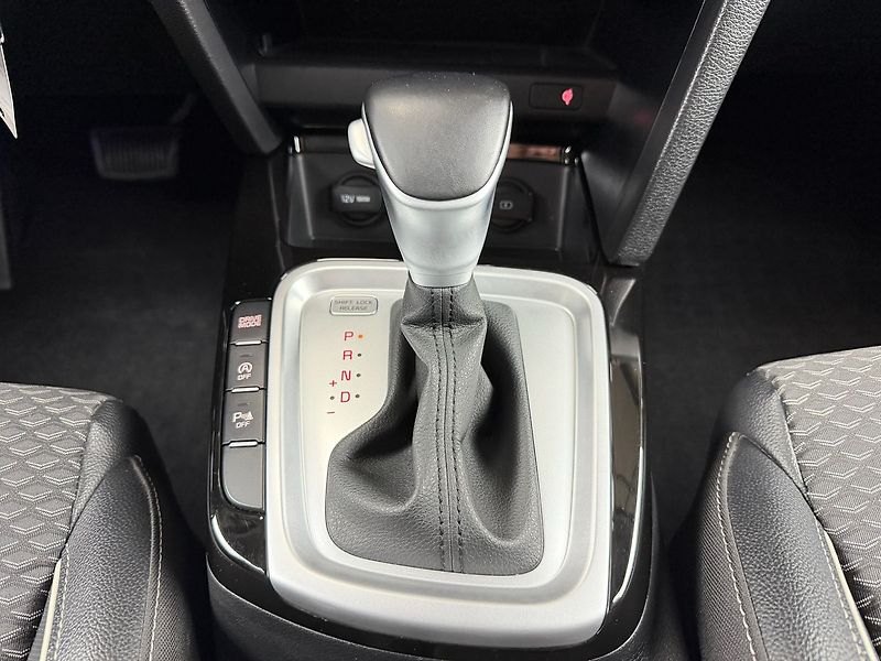 Kia Ceed CRDi 100KW 7DCT EXECUTIVE, LED - fotka 21 z 23