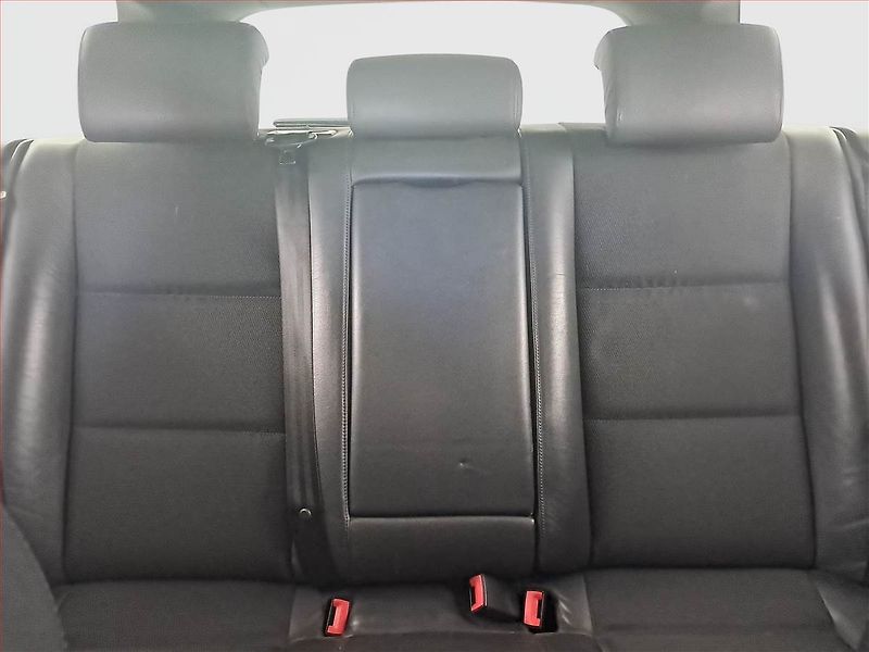 Audi A4 (2007) 2.7 TDI, nová STK - fotka 10 z 15