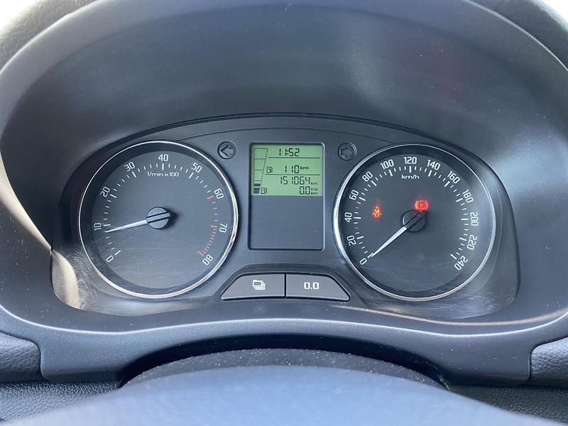 Škoda Fabia 1.2 TSI 63kW-CLIMATRONIC-TAŽNÉ - fotka 19 z 44