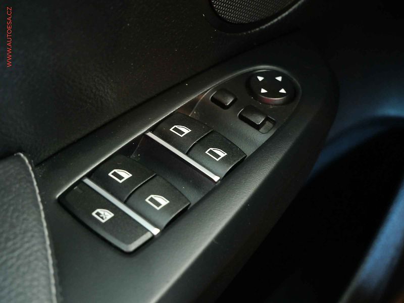 BMW X3 (2012) 3.0d xDrive 30d, 2.maj,ČR - fotka 14 z 24