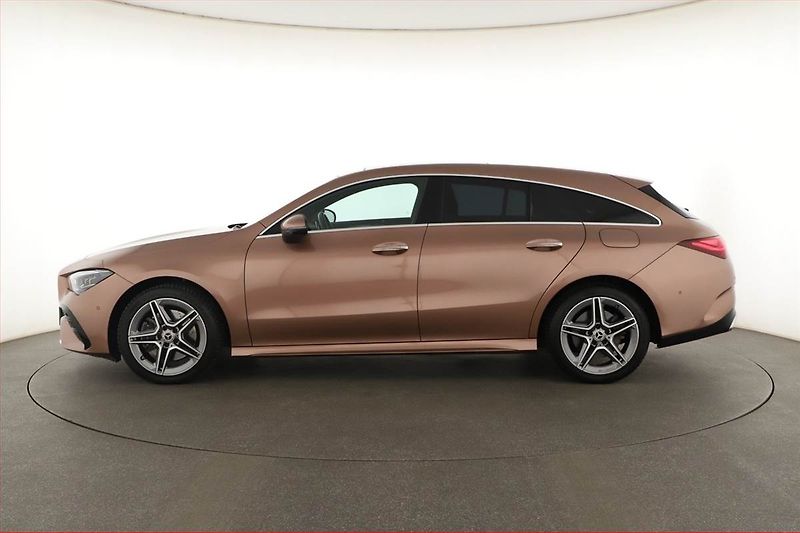 Mercedes-Benz CLA (2023) AMG Paket 250 e - fotka 3 z 31