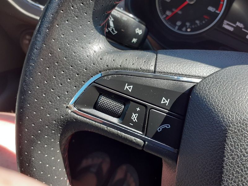 Seat Leon (2014) KOMBI 1.4 TSI FR - fotka 9 z 37