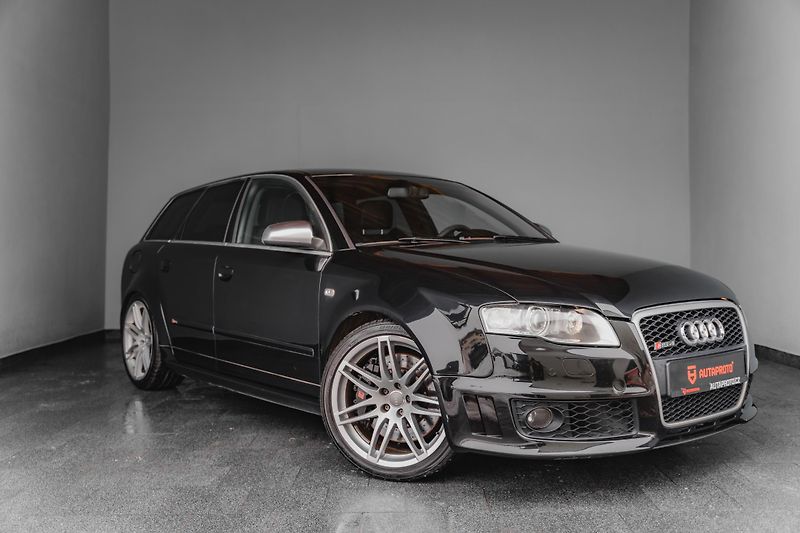 Audi RS 4 (2007) Avant*4.2 V8*Quattro*R19 - fotka 3 z 18