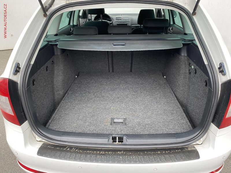 Škoda Octavia (2010) 1.4TSi, Ambiente - fotka 7 z 16